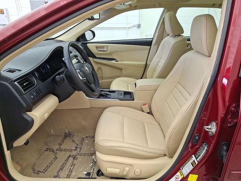 Used 2015 Toyota Camry XLE image 11