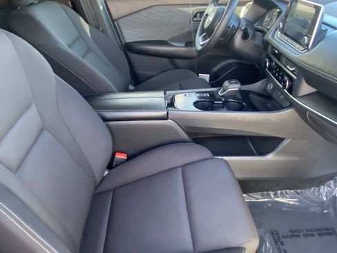 Used 2023 Nissan Rogue S image 12