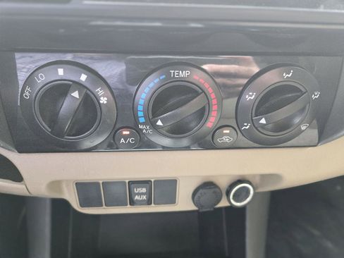 Used 2015 Toyota Tacoma PreRunner w/ SR5 Package image 22