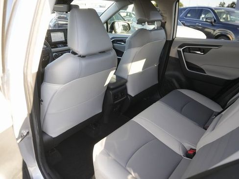 Used 2020 Toyota RAV4 XLE Premium image 12