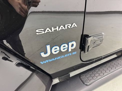 Used 2023 Jeep Wrangler Unlimited Sahara w/ Cold Weather Group image 7