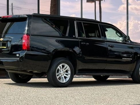 Used 2020 Chevrolet Suburban LT AWD/4WD image 12