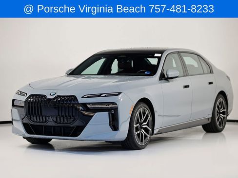 Used 2023 BMW 740i w/ Parking Assistance Package RWD image 1