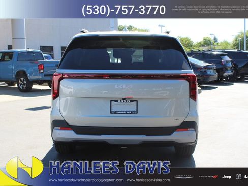 New 2026 Kia Carnival EX image 8