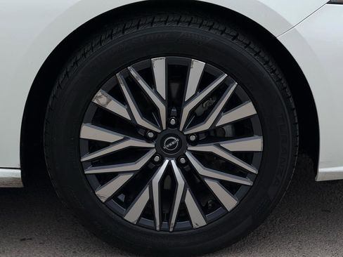 Used 2023 Nissan Altima 2.5 SV image 10