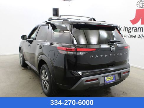 New 2026 Nissan Pathfinder SL image 2