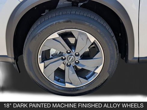 Used 2025 Nissan Rogue SV FWD image 11