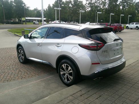 Used 2023 Nissan Murano SV image 2
