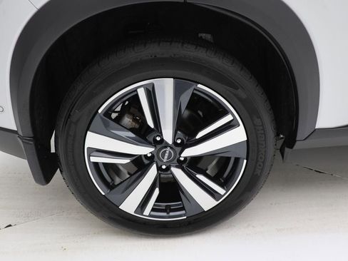 Used 2023 Nissan Rogue SL w/ SL Premium Package image 10