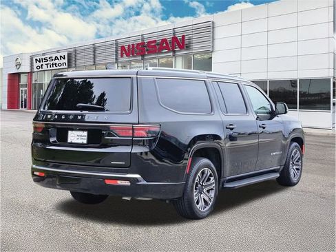 Used 2024 Jeep Wagoneer L Series II w/ Flexible Seating Group image 4