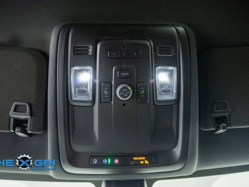 Used 2022 Chevrolet Tahoe RST w/ Luxury Package AWD/4WD image 22