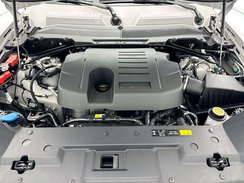 New 2026 Land Rover Defender 110 X-Dynamic SE AWD/4WD image 28