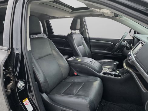 Used 2019 Toyota Highlander Limited image 25