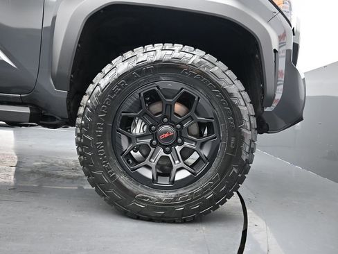 Used 2025 Toyota Tacoma TRD Off-Road image 11