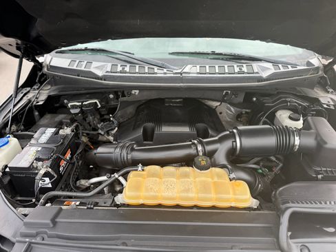 Used 2017 Ford F150 XLT image 12