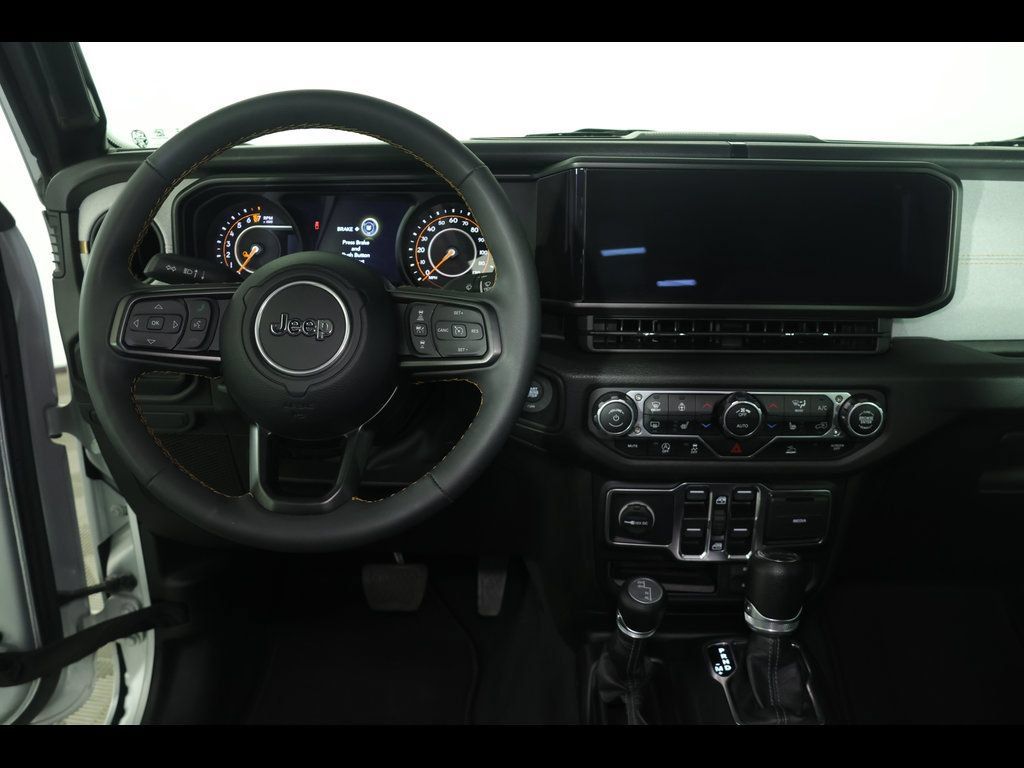 Used 2024 Jeep Gladiator Sport AWD/4WD image 11
