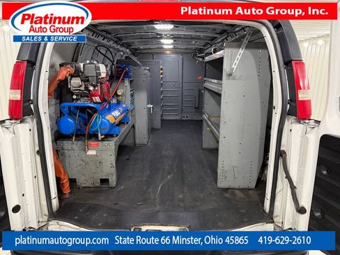 Used 2018 Chevrolet Express 3500 Extended w/ Driver Convenience Package RWD image 28