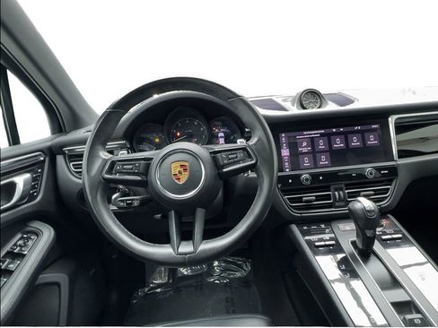 Used 2023 Porsche Macan Turbo AWD/4WD image 37