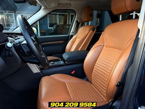 Used 2018 Land Rover Discovery HSE AWD/4WD image 22