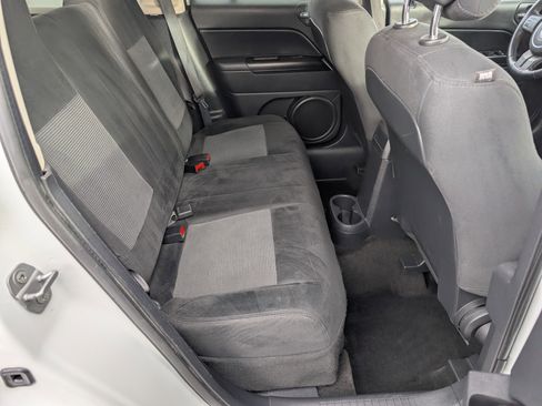 Used 2015 Jeep Patriot Latitude w/ Sun/Sound Group image 22