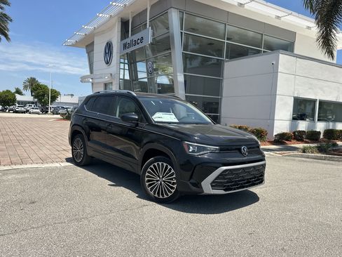New 2026 Volkswagen Taos SE FWD image 1