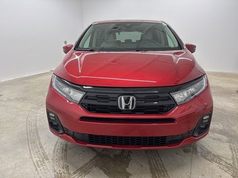 Used 2025 Honda Odyssey Touring image 2