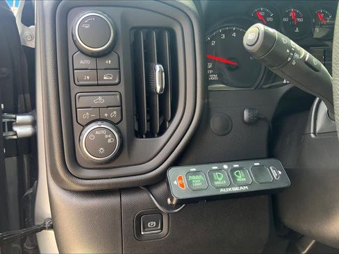 Used 2026 Chevrolet Silverado 1500 Custom AWD/4WD image 35