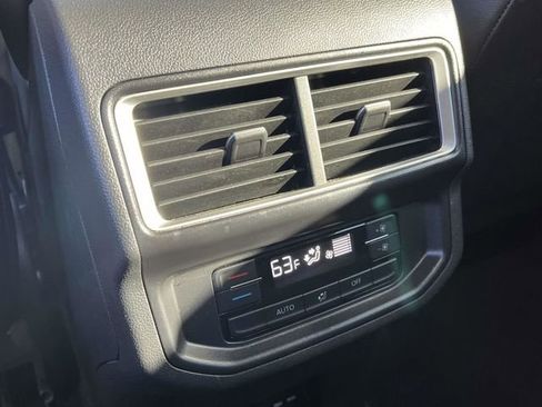 Used 2025 Volkswagen Atlas SE image 20