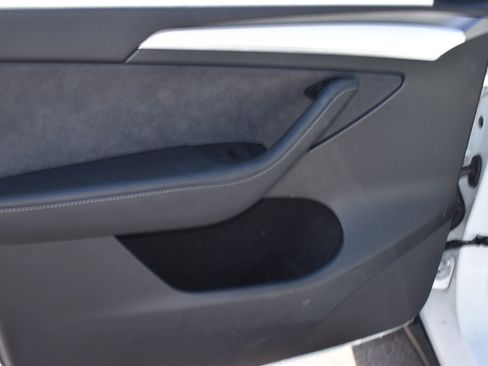 Used 2021 Tesla Model Y Long Range AWD/4WD image 19