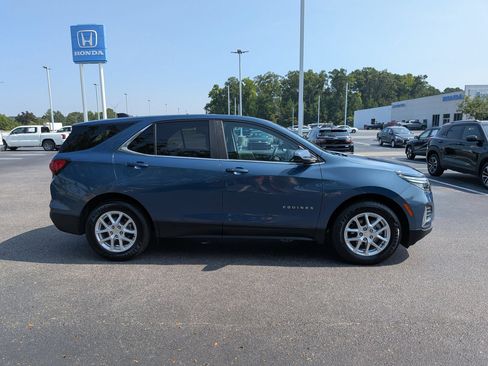 Used 2024 Chevrolet Equinox LT FWD image 2