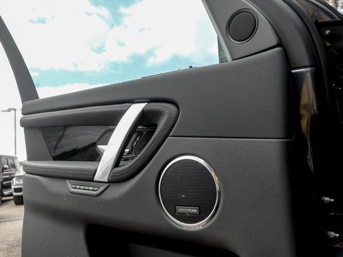 Used 2025 Land Rover Discovery Sport S image 11