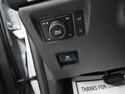 Used 2025 Ford Expedition Active image 9