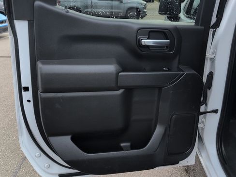 Used 2019 Chevrolet Silverado 1500 Custom w/ Custom Convenience Package AWD/4WD image 14