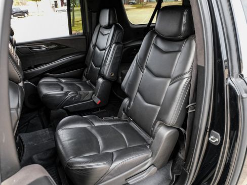 Used 2019 Cadillac Escalade ESV Platinum image 35