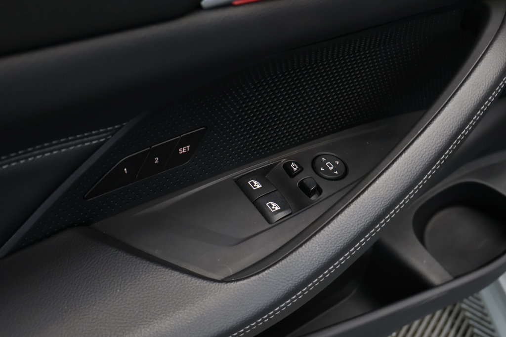 Used 2023 BMW 430i Coupe w/ M Sport Package RWD image 15