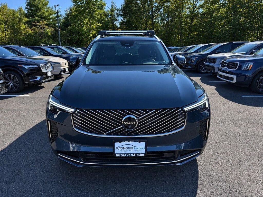 Used 2025 Volvo XC90 B6 Plus AWD/4WD image 2