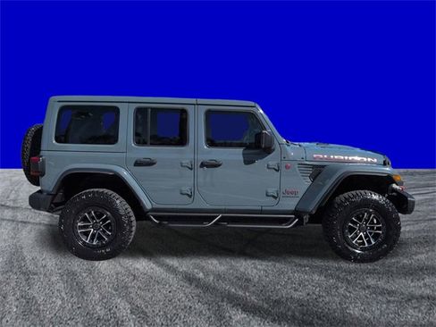 Used 2024 Jeep Wrangler Unlimited Rubicon image 3