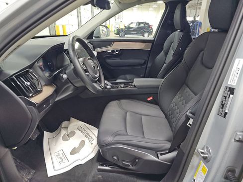Used 2025 Volvo XC90 B6 Plus image 5