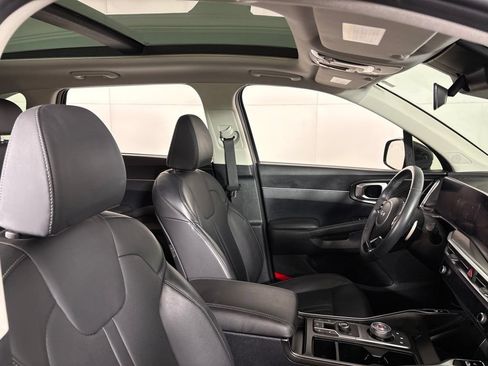 Used 2025 Kia Sorento EX AWD/4WD image 21