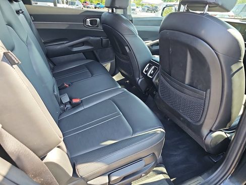 Used 2024 Kia Sorento S FWD image 15