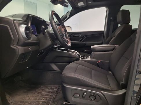 Used 2023 Chevrolet Colorado LT w/ LT Convenience Package II image 4