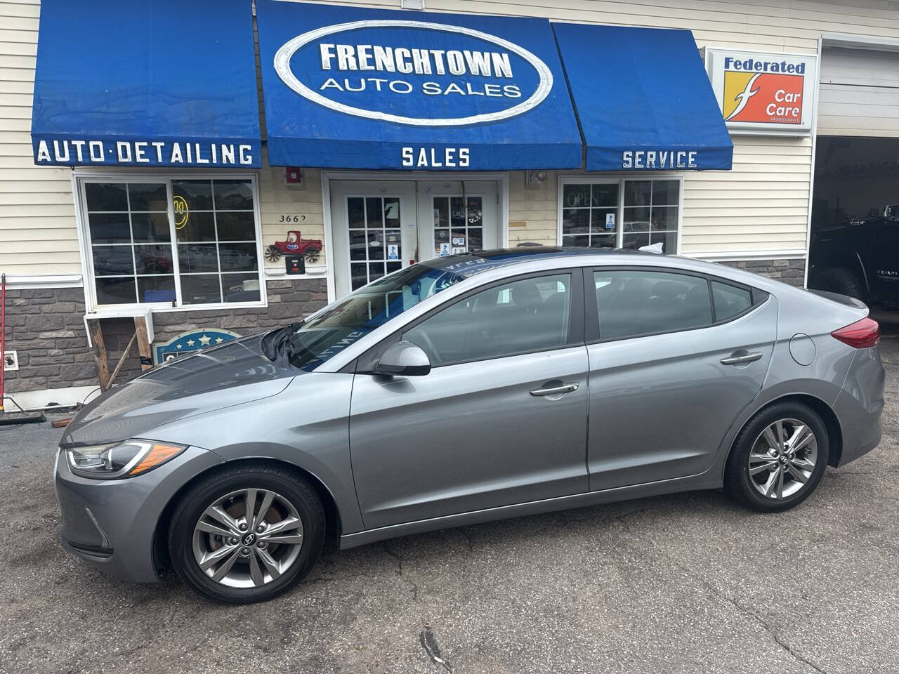 Used 2017 Hyundai Elantra Value Edition FWD image 2