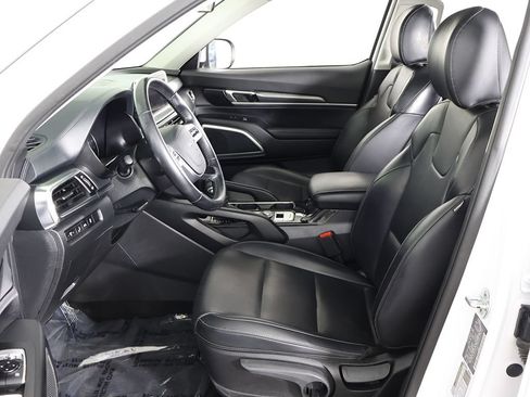 Used 2022 Kia Telluride LX FWD image 30