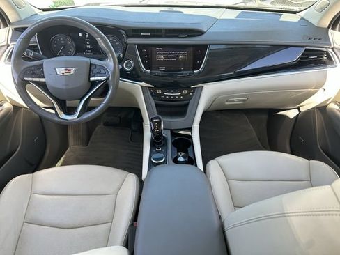 Used 2023 Cadillac XT6 Premium Luxury w/ Technology Package FWD image 17
