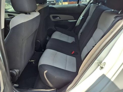 Used 2015 Chevrolet Cruze LS FWD image 8