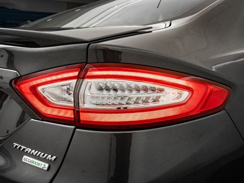 Used 2015 Ford Fusion Titanium image 16