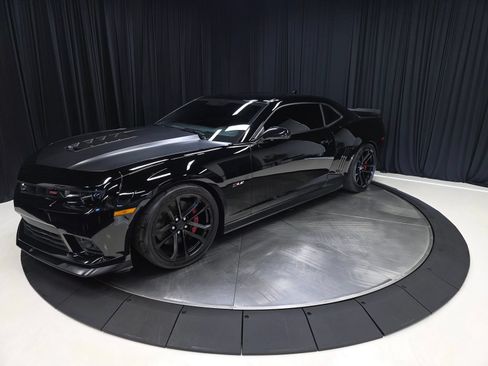 Used 2015 Chevrolet Camaro SS w/ SS Performance Package RWD image 9