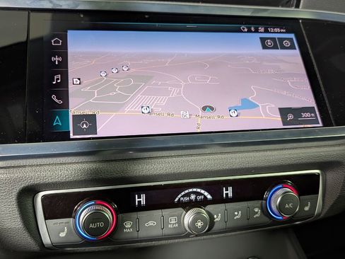 Used 2020 Audi Q3 2.0T Premium Plus w/ Premium Plus Package image 32