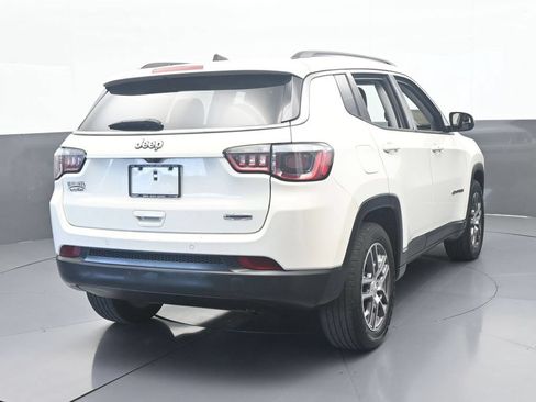 Used 2020 Jeep Compass Latitude FWD image 5