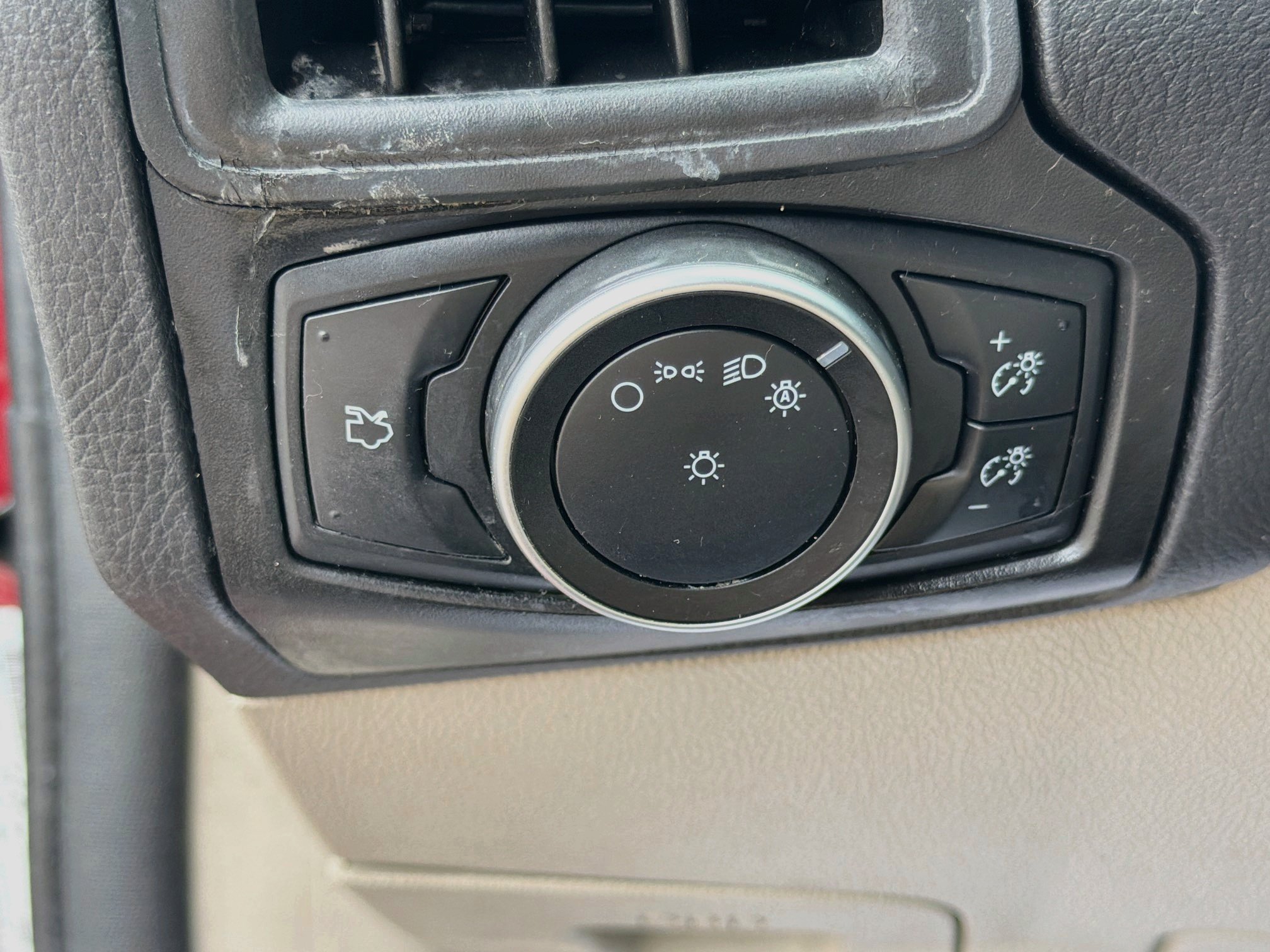 Used 2016 Ford Focus SE FWD image 30